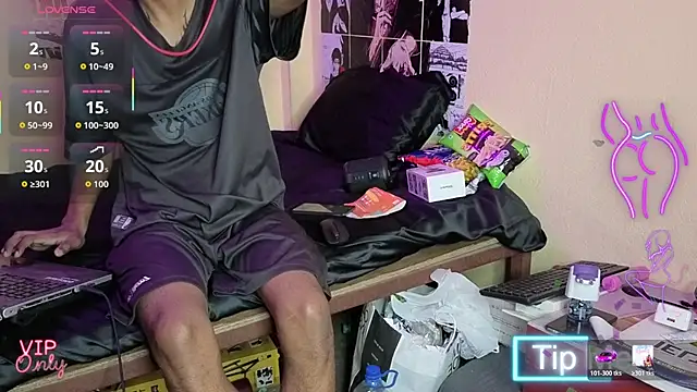 Snapshot of just_fucks chatting on February 27, 2026, 6:52 pm just fucks online show from February 27, 2026, 6:52 pm