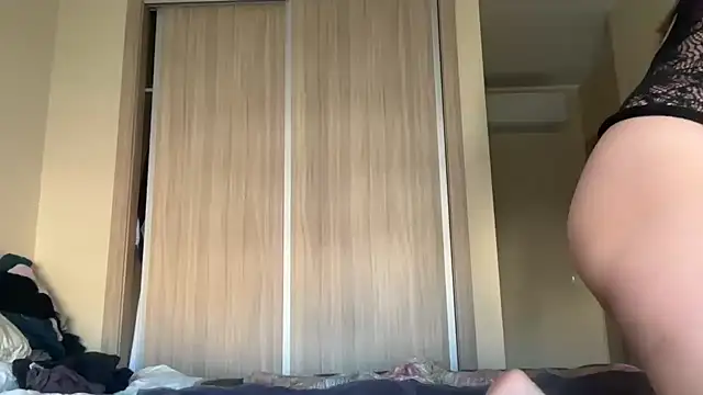 naughtyhollyxxxx online show from November 28, 2025, 9:12 am