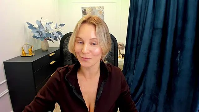 Sinty Devis online show from October 7, 2025, 11:40 am