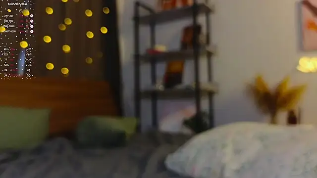 Snapshot of IdaValenti chatting on February 12, 2025, 10:14 am IdaValenti online show from February 12, 2025, 10:14 am