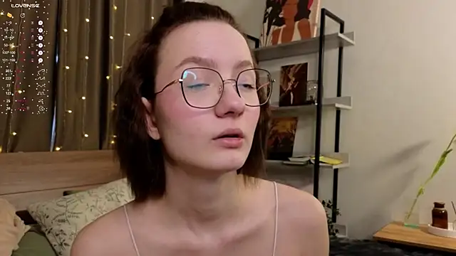 Snapshot of IdaValenti chatting on March 8, 2025, 1:28 am IdaValenti online show from March 8, 2025, 1:28 am