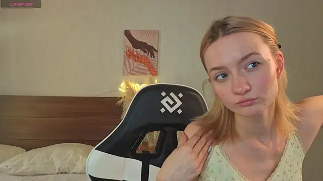 Snapshot of IdaValenti chatting on September 26, 2025, 1:09 am IdaValenti online show from September 26, 2025, 1:09 am