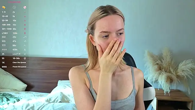 Snapshot of IdaValenti chatting on October 11, 2025, 4:44 am IdaValenti online show from October 11, 2025, 4:44 am