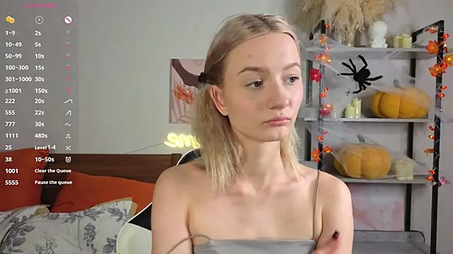 Snapshot of IdaValenti chatting on November 8, 2025, 11:14 pm IdaValenti online show from November 8, 2025, 11:14 pm