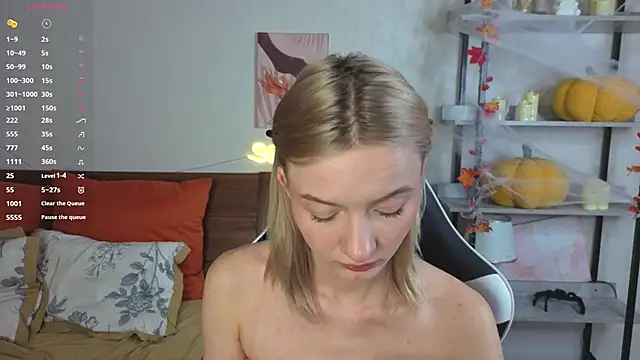 Snapshot of IdaValenti chatting on November 25, 2025, 11:05 pm IdaValenti online show from November 25, 2025, 11:05 pm