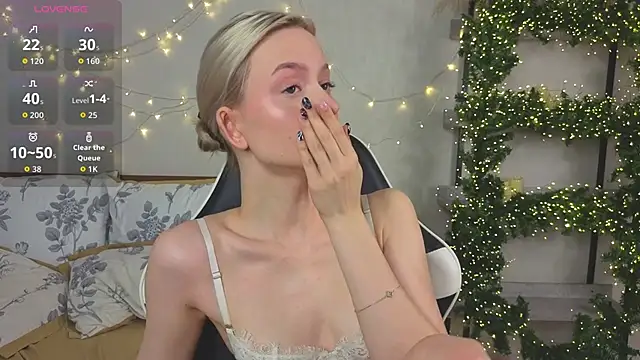 IdaValenti online show from April 11, 2026, 11:20 pm