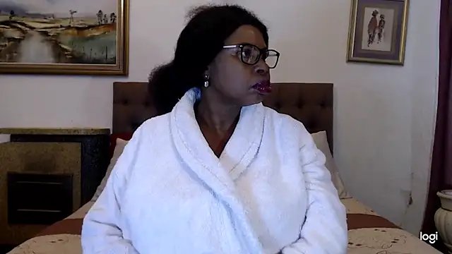 Snapshot of OmegaLipps chatting on April 28, 2026, 5:45 am OmegaLipps online show from April 28, 2026, 5:45 am