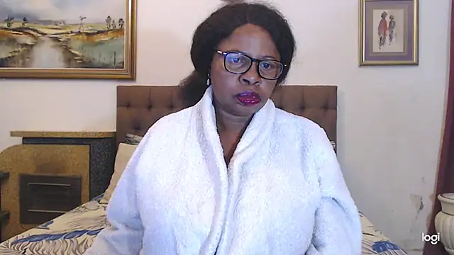 Snapshot of OmegaLipps chatting on May 27, 2026, 7:55 pm OmegaLipps online show from May 27, 2026, 7:55 pm