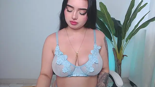 sophialorens s online show from March 5, 2025, 7:06 pm