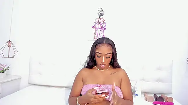 samanta joness online show from December 4, 2024, 6:11 am