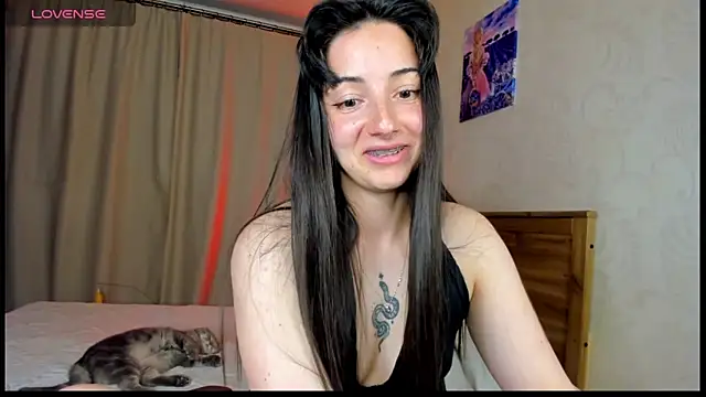 Snapshot of AishaGold chatting on June 19, 2026, 10:24 pm AishaGold online show from June 19, 2026, 10:24 pm