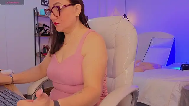 lady nylon  online show from November 8, 2025, 11:21 am