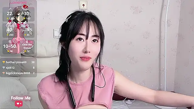 qiqi-- online show from December 13, 2024, 9:46 am