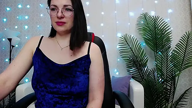 Camelia Lillie online show from March 17, 2026, 1:10 am