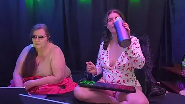 Sexy Mama-69 online show from March 14, 2025, 9:00 pm