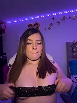 Jullieetta online show from February 8, 2025, 12:17 am