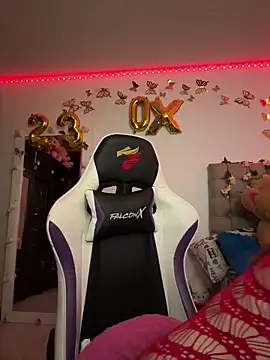 Jullieetta online show from March 5, 2025, 12:16 am