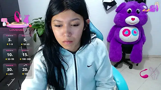 emily rosse04 online show from April 18, 2026, 9:46 am