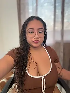 CurlyGirl 1 online show from June 24, 2026, 11:04 pm