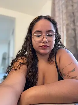 CurlyGirl 1 online show from June 27, 2026, 11:21 pm