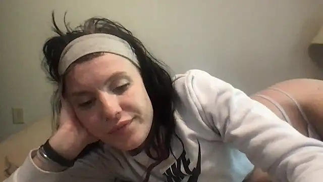 kittycatkendra online show from May 12, 2026, 9:34 pm