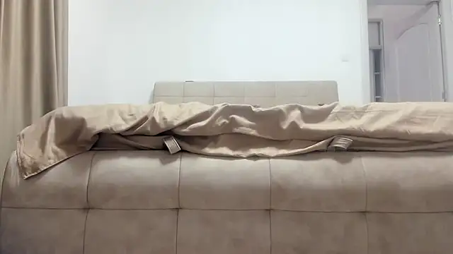 Hottalicia2 online show from February 11, 2026, 5:51 pm