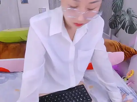 Ly   online show from April 8, 2026, 3:39 am