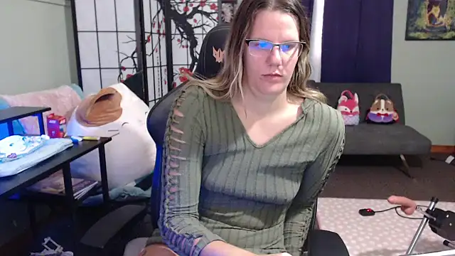 Sarahtineke online show from October 21, 2025, 3:02 pm