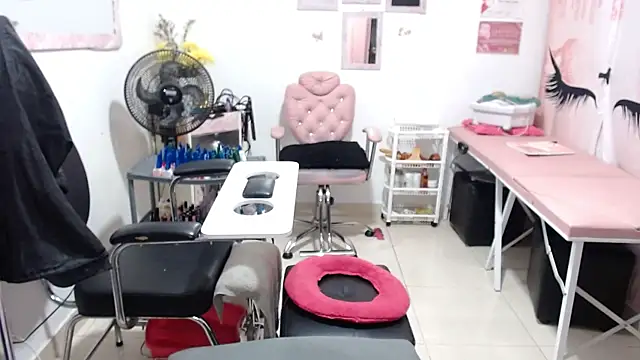 titsbiglovers online show from October 9, 2025, 5:11 pm