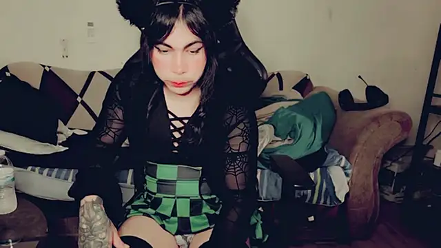 Snapshot of evelyntvsexy chatting on June 23, 2026, 2:59 pm evelyntvsexy online show from June 23, 2026, 2:59 pm