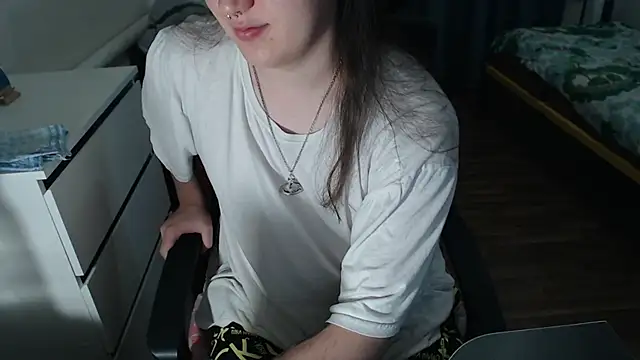 EvaMiron online show from September 14, 2025, 7:18 am