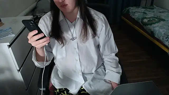 EvaMiron online show from September 14, 2025, 7:24 pm