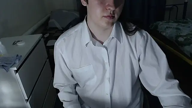 EvaMiron online show from September 17, 2025, 3:03 pm