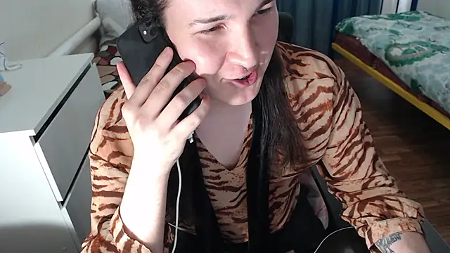 EvaMiron online show from September 19, 2025, 10:27 am