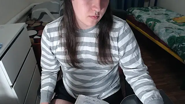 EvaMiron online show from October 1, 2025, 4:57 pm