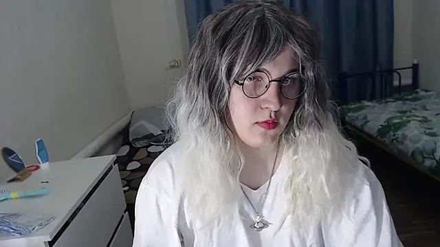 EvaMiron online show from January 7, 2026, 6:32 pm