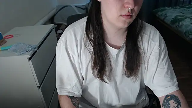 EvaMiron online show from February 9, 2026, 12:31 pm