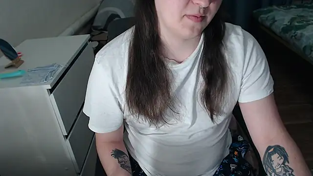 EvaMiron online show from February 11, 2026, 6:46 pm