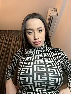 deliaroyal online show from February 27, 2025, 3:37 pm