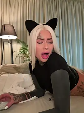 bambixboo online show from November 16, 2025, 7:52 pm