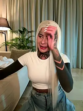 bambixboo online show from November 22, 2025, 10:42 pm