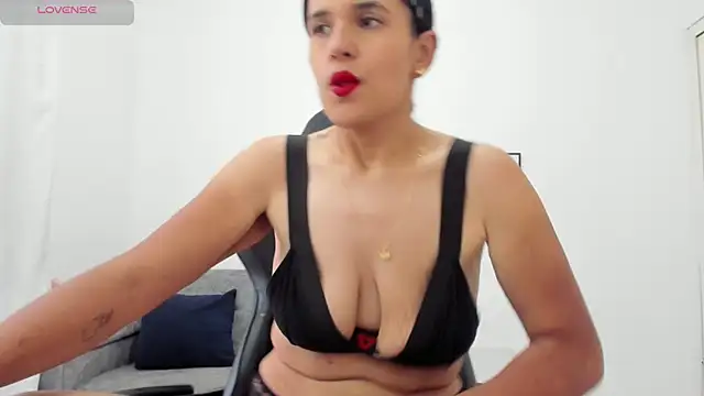 Snapshot of natalia_curvy1 chatting on April 23, 2026, 5:48 pm natalia curvy1 online show from April 23, 2026, 5:48 pm