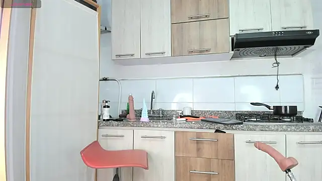 AnahiKoenig online show from October 7, 2025, 5:54 pm