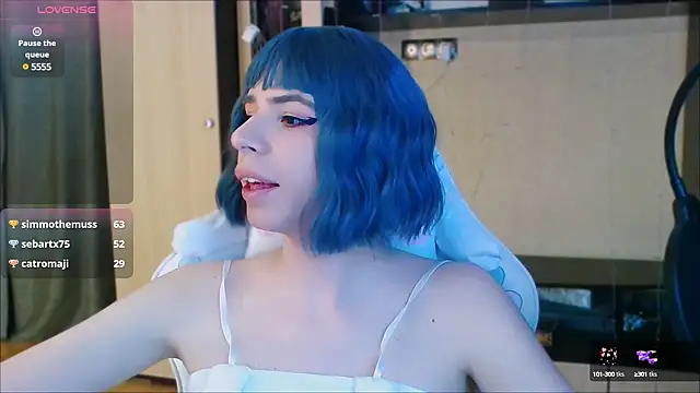 FemAlexa  online show from December 9, 2024, 3:44 pm