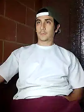 Snapshot of Rejy1992 chatting on January 24, 2025, 1:13 am Rejy1992 online show from January 24, 2025, 1:13 am