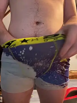 Snapshot of youlo71 chatting on December 14, 2024, 4:20 pm youlo71 online show from December 14, 2024, 4:20 pm