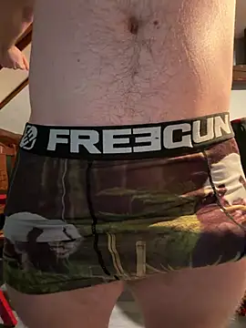 Snapshot of youlo71 chatting on February 6, 2026, 4:32 pm youlo71 online show from February 6, 2026, 4:32 pm