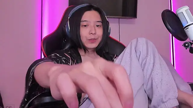 wexlee7 online show from September 20, 2025, 2:12 am