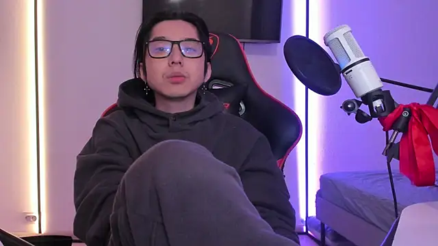 wexlee7 online show from October 18, 2025, 2:14 am