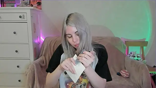 pawpaws online show from May 5, 2026, 8:44 am
